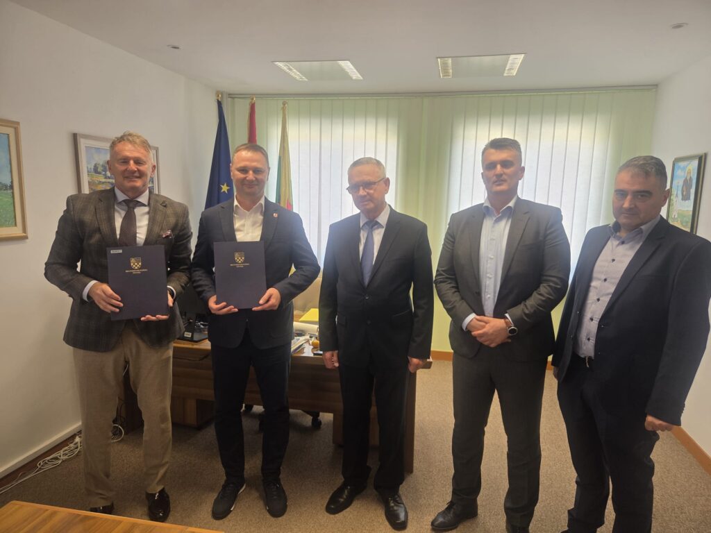 Župan Marušić potpisao ugovor od 35 milijuna eura s Čazmatransom: učenici, studenti i umirovljenici dobivaju 90% popusta